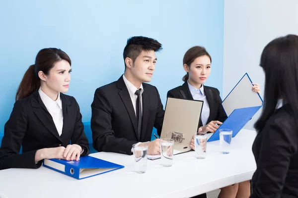 Uomini d'affari intervistati — Foto Stock