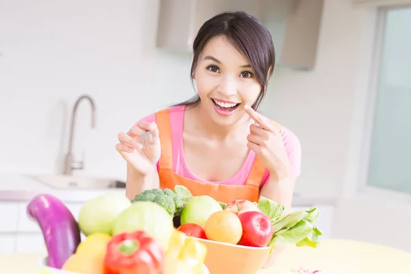 Beauty housewife with  fork — Stock Photo, Image