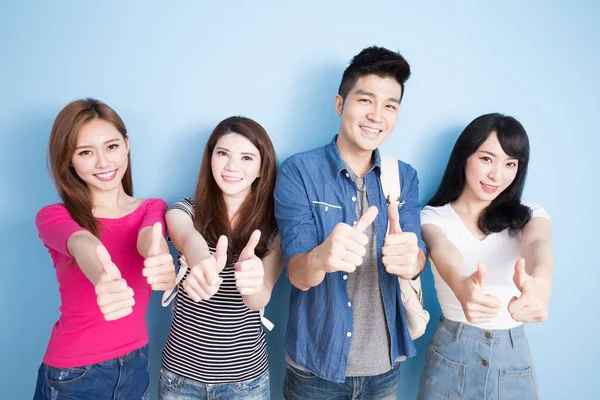 Students showing  thumbs up — Stock Photo, Image
