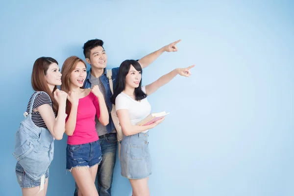Group of  students  showing  something — Stock Photo, Image