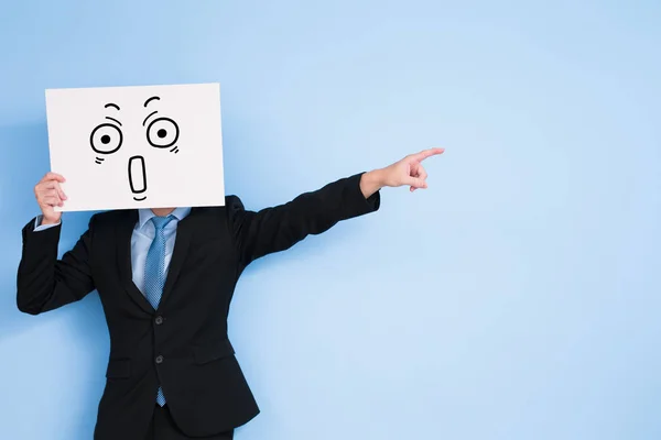 Uomo d'affari con cartellone a sorpresa — Foto Stock