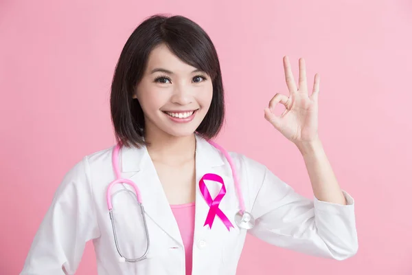 Woman doctor showing  ok — Stock Photo, Image