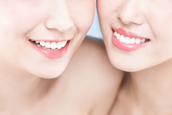 Mulheres com dentes saudáveis — Fotografia de Stock