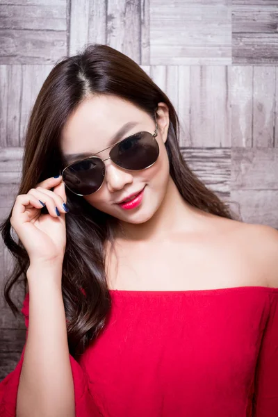 Woman wearing  sunglasses — Stock Photo, Image