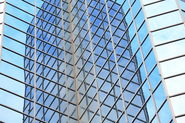 Edificio de negocios en glasjalá — Foto de Stock