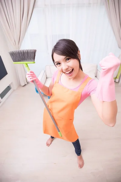 Cleaner in de woonkamer — Stockfoto