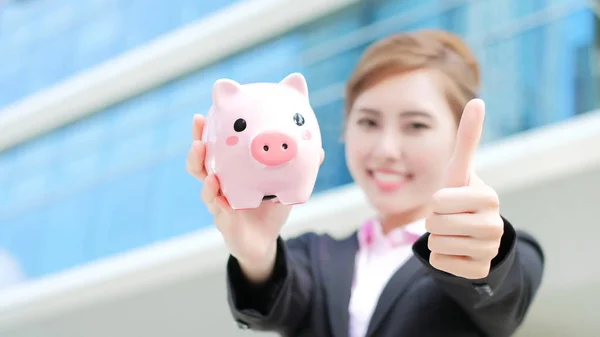 Roze piggy bank — Stockfoto