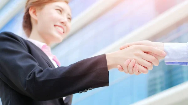 Business people  shaking  hands — Stock Photo, Image