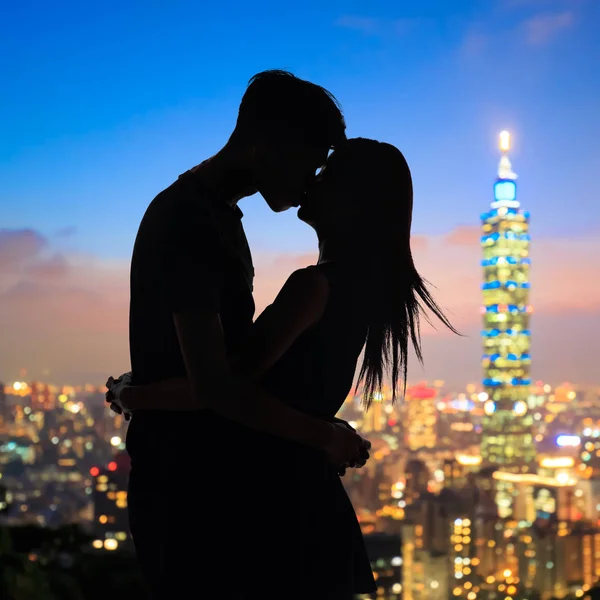 Silhouette Coppia Sulla Notte Taipei Panorama Della Città Nel Taiwan — Foto Stock