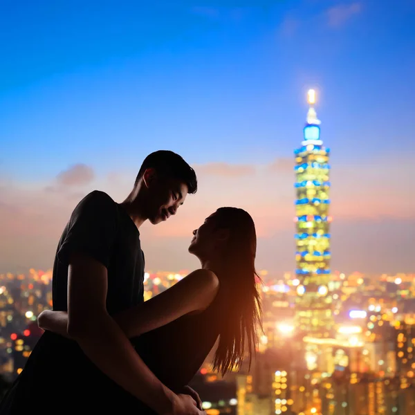 Sylwetka Para Noc Panorama Miasta Taipei Tajwanie — Zdjęcie stockowe