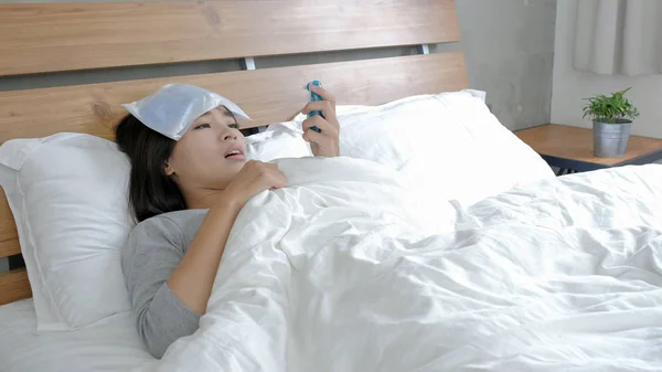 Asian Sick Woman Lying Bed — Stock Photo, Image