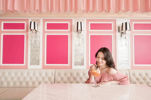 Beauty Woman Drinking Juice Sitting Restaurant — Stock Photo, Image