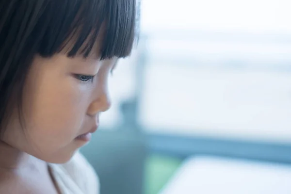 Little girl feeling  bad — Stock Photo, Image