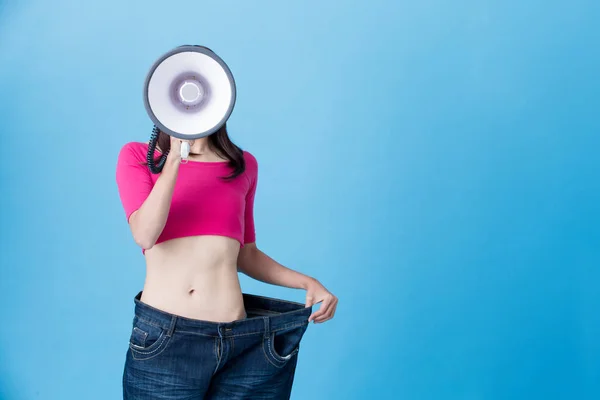 Woman Megaphone Showing Weight Loss Blue Background — Stock Photo, Image