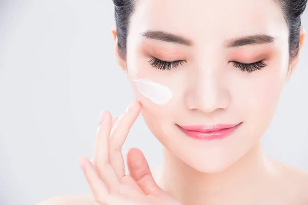 Woman Close Eyes Touching Face Beauty Skin Care Concept — Stock Photo, Image