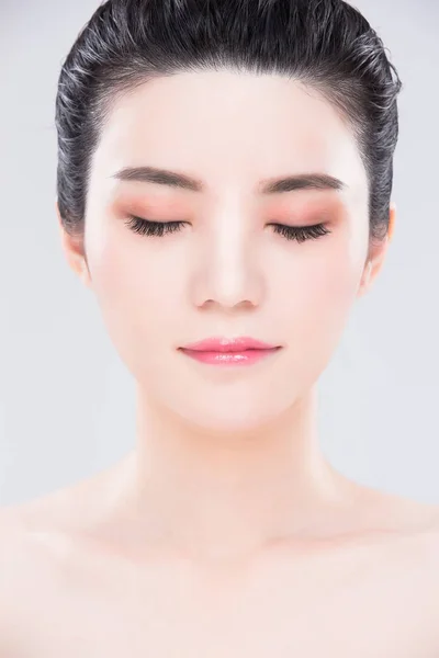 Mujer Con Los Ojos Cerrados Belleza Cuidado Piel Concepto Fondo — Foto de Stock