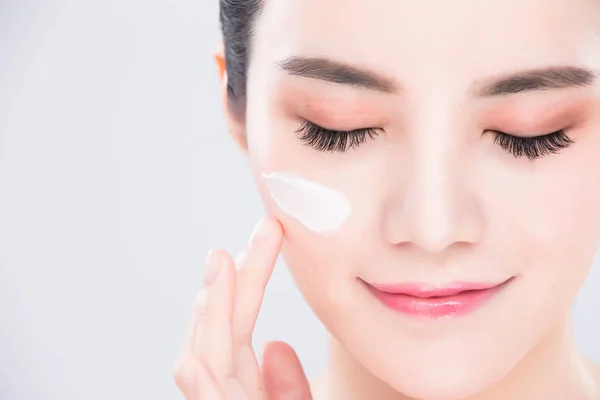 Krém Alkalmazása Beauty Skin Care Koncepciót — Stock Fotó