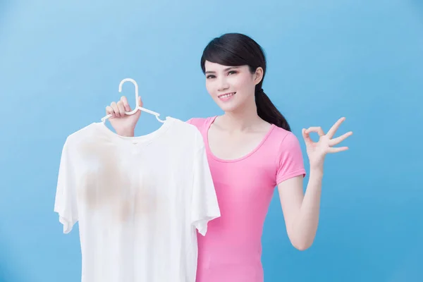 Woman Showing You Dirty Shirt Blue Background — Stock Photo, Image