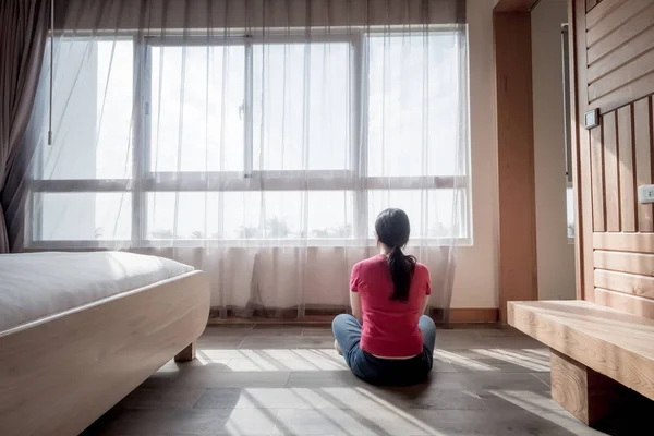 Young Woman Sitting Floor Room — Stock Photo, Image