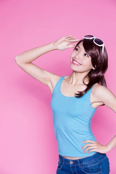 Woman Sunglasses Posing Pink Background — Stock Photo, Image