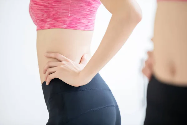 Sport woman has good waistline — Stock Photo, Image