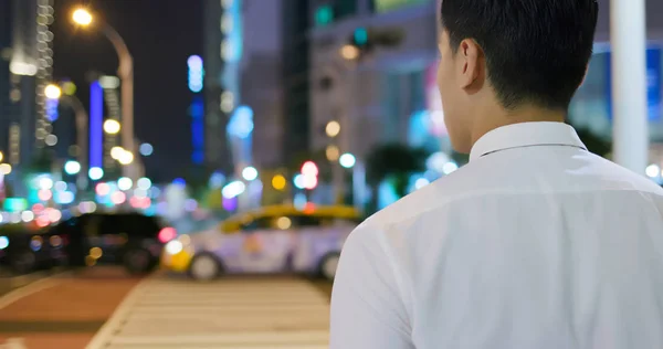 Aziatische zakenman krijgen van het werk — Stockfoto