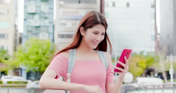 Asian woman use smartphone — Stock Video