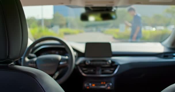 Conceito de carro auto condução inteligente — Vídeo de Stock