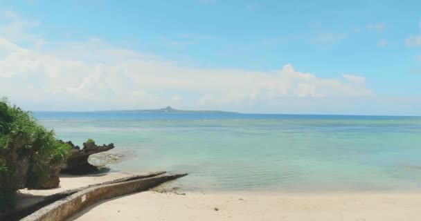 Uitzicht op het strand en de lucht — Stockvideo