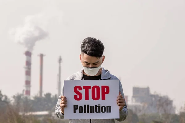 Asian Man Hold Stop Pollution Sign Wears Protective N95 Mask — Stock Photo, Image