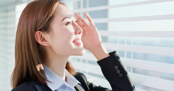 Geschäftsfrau Hautpflege Frau Genießt Die Sonne Und Hat Keine Angst — Stockfoto