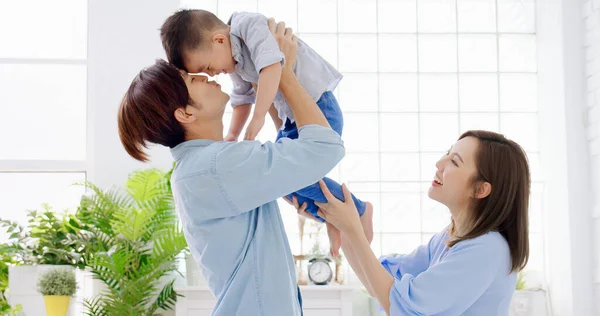 Happy Family Child Boy Play Kiss Home — Stock Photo, Image