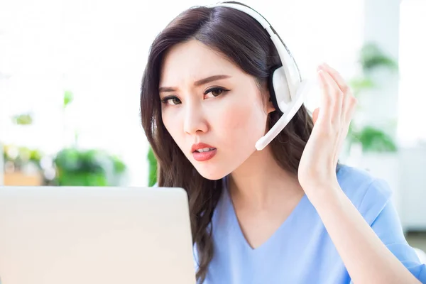 Asian Woman Angry Error Telework Video Meeting Home Because Internet — 스톡 사진