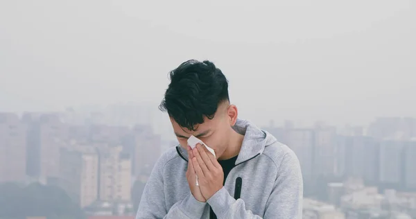 Asian Man Has Allergy Sneeze Because Transmissible Infectious Diseases Air — Stok fotoğraf