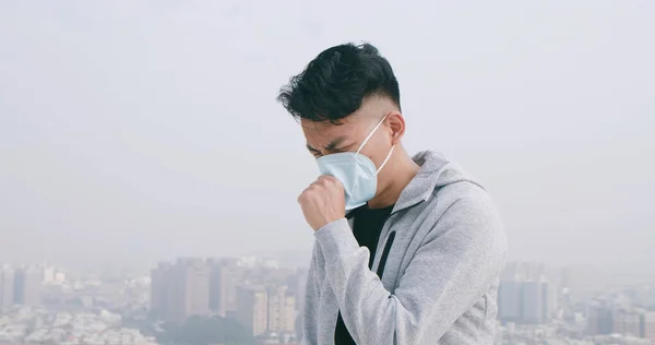 Hombre Asiático Tose Usa Mascarilla Protectora Debido Enfermedades Infecciosas Transmisibles — Foto de Stock
