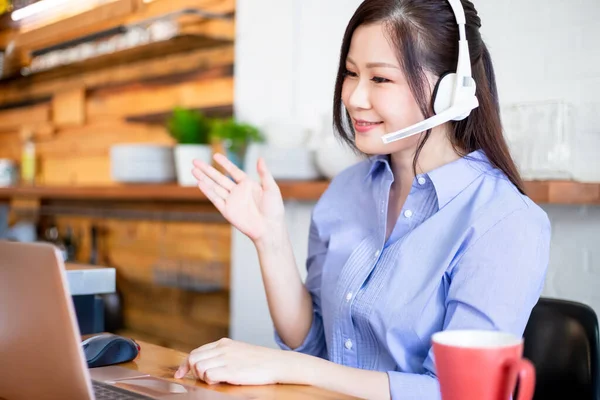 Telework Concept Asian Woman Use Computer Headphone Microphone Join Video — Stock Photo, Image