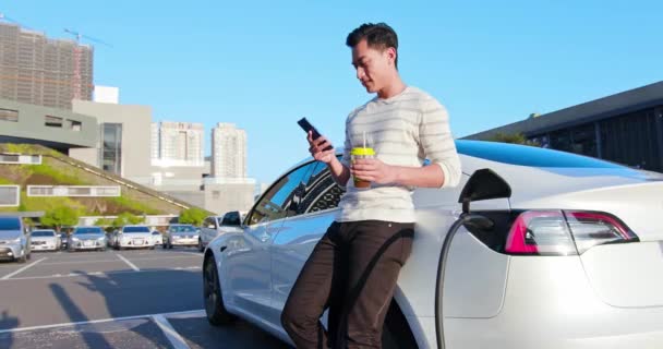 Homem com estilo de vida Eco-friendly — Vídeo de Stock