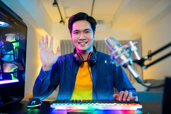 Jeune Asiatique Pro Gamer Ont Flux Direct Dire Bonjour Aux — Photo