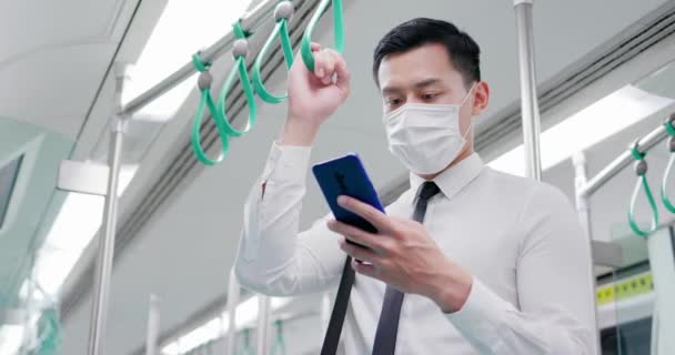 Man met masker in mrt — Stockvideo