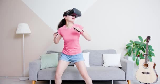 Donna giocare 3D gioco vr — Video Stock