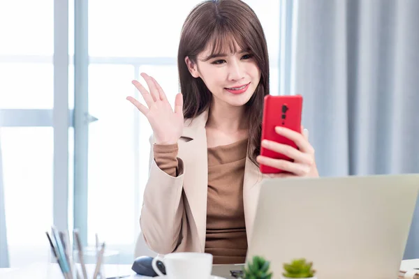 Asiatico Businesswoman Uso Smartphone Partecipare Video Incontro Casa — Foto Stock