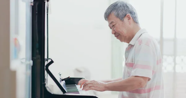 Asian Old Man Practice Playing Piano Home — Stock Photo, Image