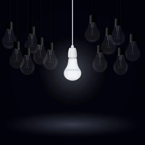 Lâmpada Poupança Energia Luminosa Entre Lâmpadas Incandescentes Sobre Fundo Escuro — Vetor de Stock