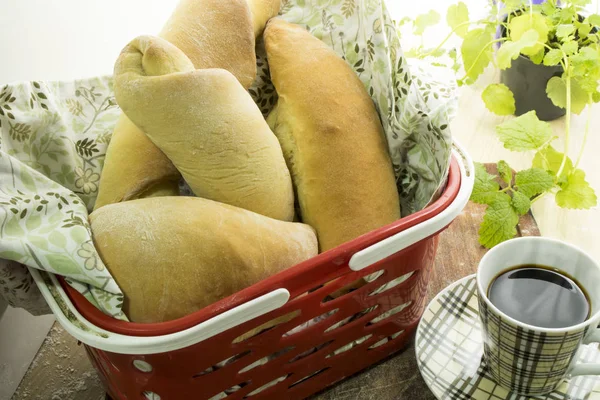 Café da manhã com pão caseiro — Fotografia de Stock