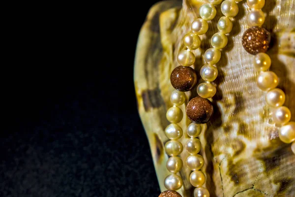 Beautiful pearl treasure — Stock Photo, Image