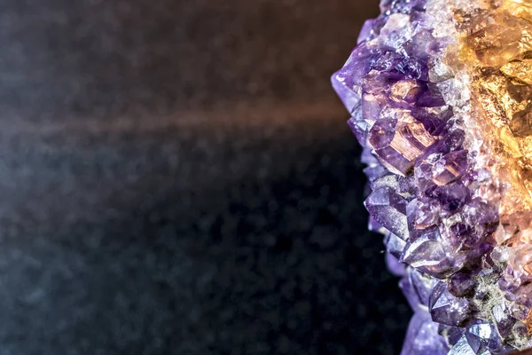 美丽的紫晶石 — 图库照片