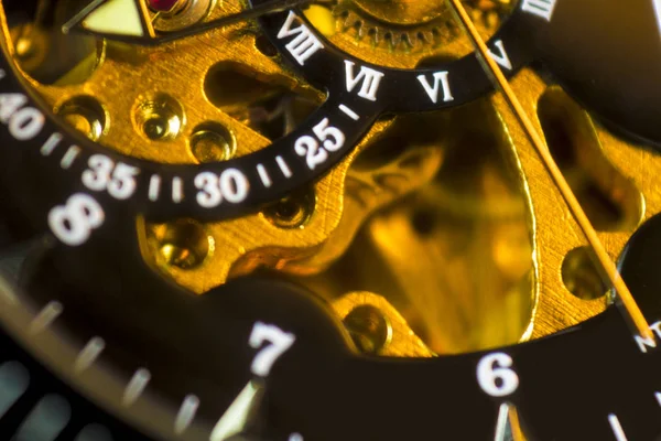 Reloj en sus datos — Foto de Stock