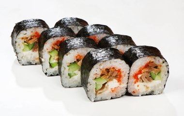 Cilt rulo (philadelphia peynir, masago Karaca, somon cilt kikkoman soya sosu, salatalık).