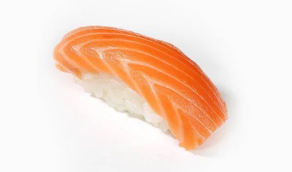 サーモン、クローズ アップ、白背景で握り寿司 — ストック写真