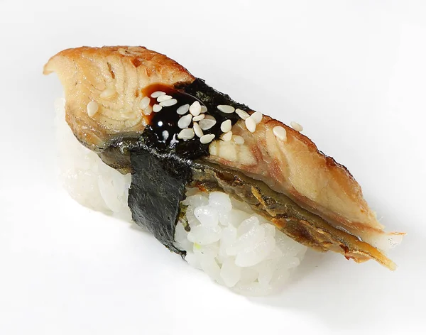 にぎりうなぎ寿司、クローズ アップ、ホワイト バック グラウンド — ストック写真